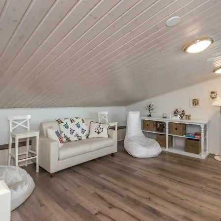 Holiday Vaylanvarsi Tatil Evi *